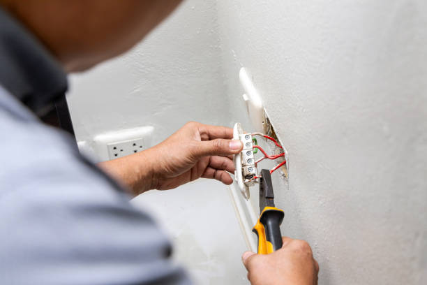 Best Emergency Electrical Repair  in Flandreau, SD